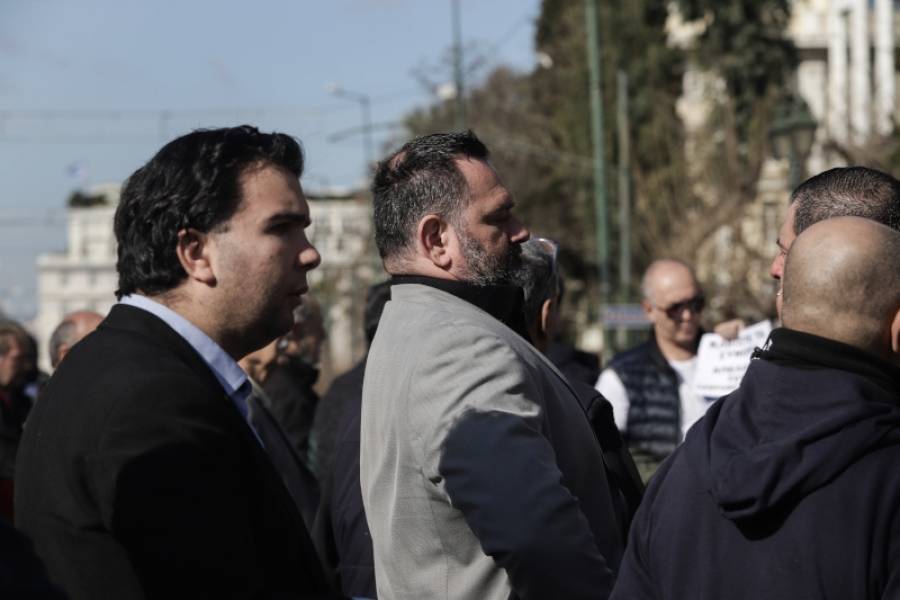 Εκδιώχθηκαν άρον άρον οι χρυσαυγίτες από την διαδήλωση για το μεταναστευτικό