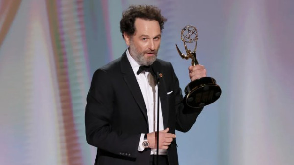 Emmys 2026: Ξεχώρισαν «Widow's Bay» και «The Pitt» - Η λίστα με τους νικητές