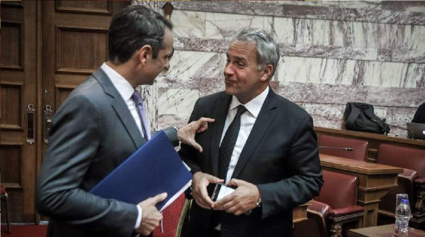 Ομόφυλα ζευγάρια: Ο διάλογος Μητσοτάκη-Βορίδη στο Υπουργικό