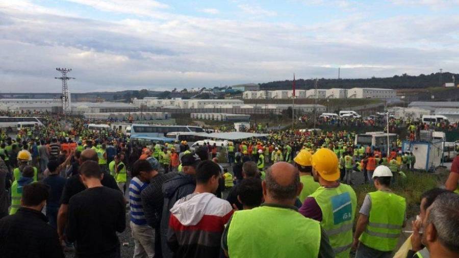 Άθλιες εργασιακές συνθήκες στο νέο αεροδρόμιο της Κωνσταντινούπολης