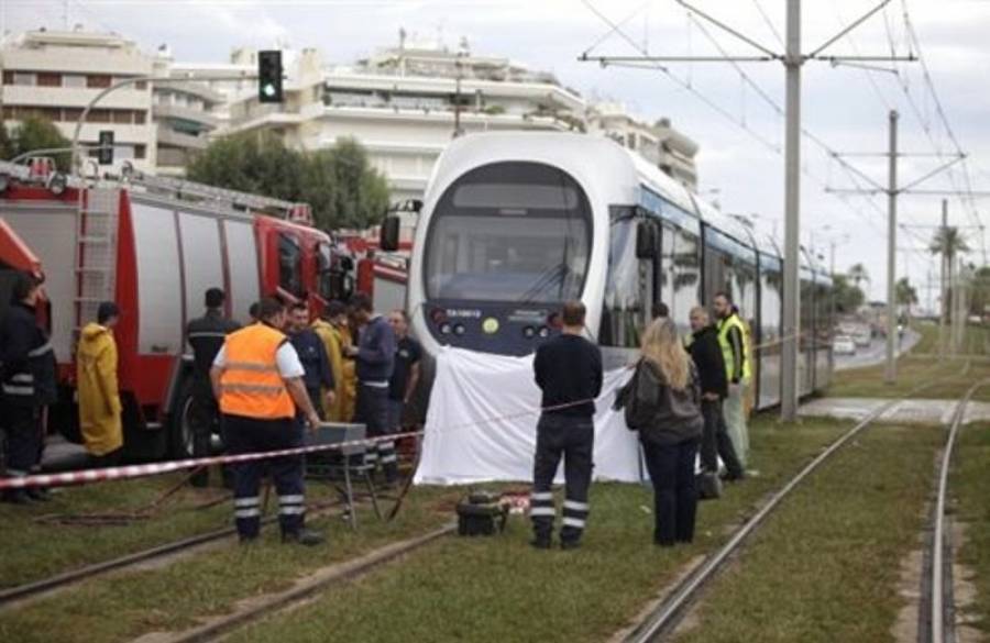 Τραγικός θάνατος για 61χρονο που παρασύρθηκε από τραμ στον Άλιμο
