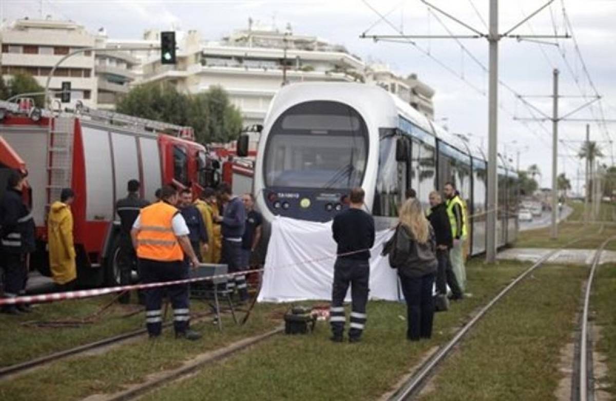 Τραγικός θάνατος για 61χρονο που παρασύρθηκε από τραμ στον Άλιμο