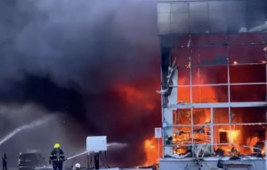 Ουκρανία: Ρωσικοί πύραυλοι έπληξαν κατάμεστο εμπορικό κέντρο- Νεκροί και τραυματίες
