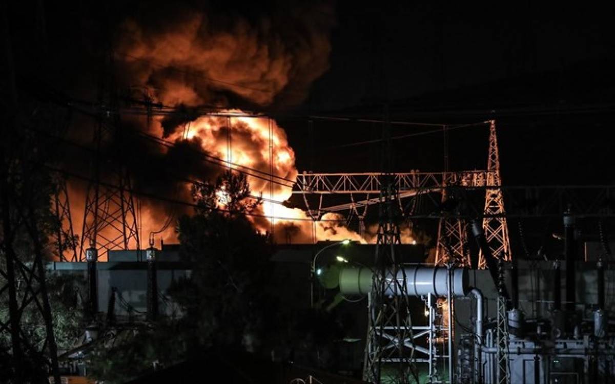 Υπό έλεγχο η πυρκαγιά σε υποσταθμό του ΑΔΜΗΕ στον Ασπρόπυργο