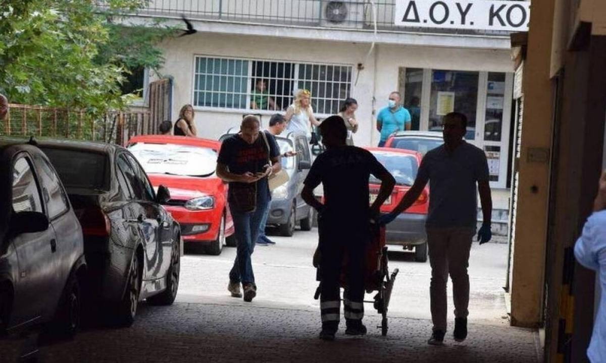 Επίθεση-ΔΟΥ Κοζάνης: Σε κρίσιμη κατάσταση δύο από τους τρεις τραυματίες