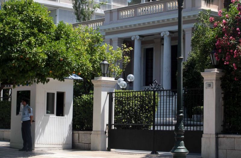 Μαξίμου: Ξορκίζει το αδιέξοδο του «Όχι»