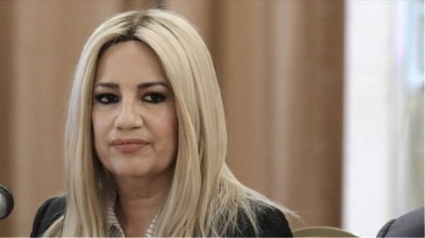 Γεννηματά: Στεκόμαστε δίπλα στους εργαζόμενους της Τράπεζας Πειραιώς