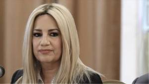 Γεννηματά: Στεκόμαστε δίπλα στους εργαζόμενους της Τράπεζας Πειραιώς