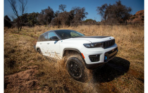 To νέο Jeep® Grand Cherokee 4xe δεν φοβάται τη λάσπη