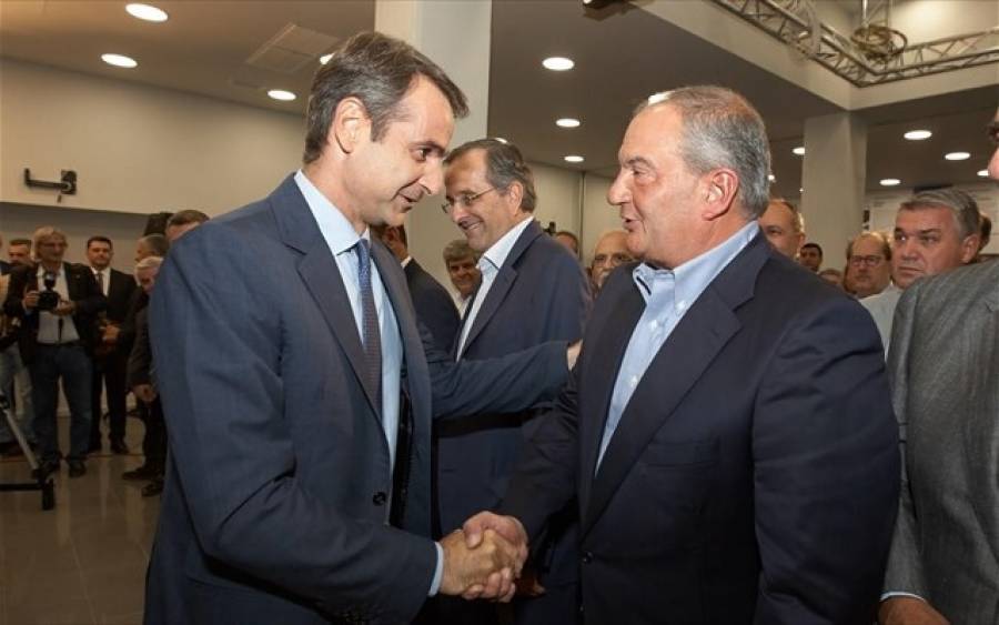 Να που έγινε είδηση η παρουσία Καραμανλή στην ομιλία Μητσοτάκη