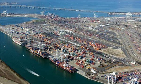 Νέο ρεκόρ σε όγκους εισαγωγών σημείωσε το Port of Oakland
