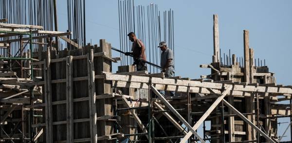 Καταβολή Αδειοδωροσήμου Χριστουγέννων 2021 σε εργατοτεχνίτες οικοδόμους
