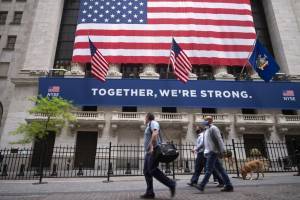 Ήπια ανοδικό ξεκίνημα για τη Wall Street