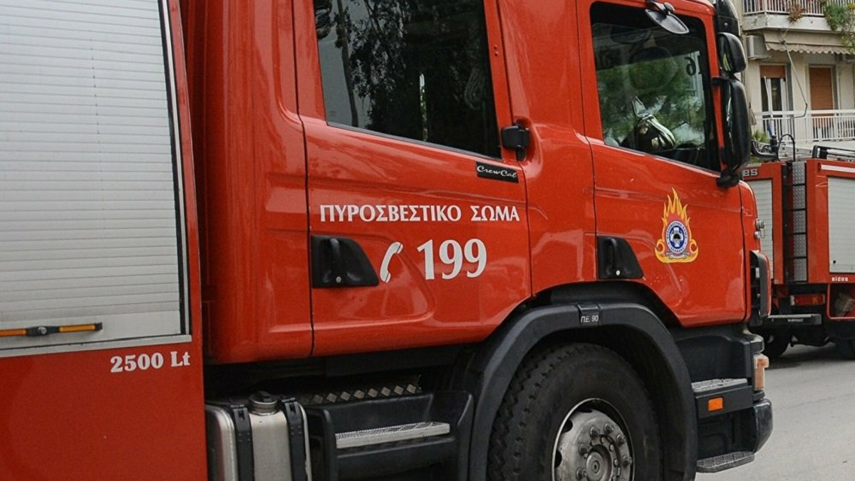 Επτά συλλήψεις από την Αντιτρομοκρατική για εμπρησμούς στην Αθήνα