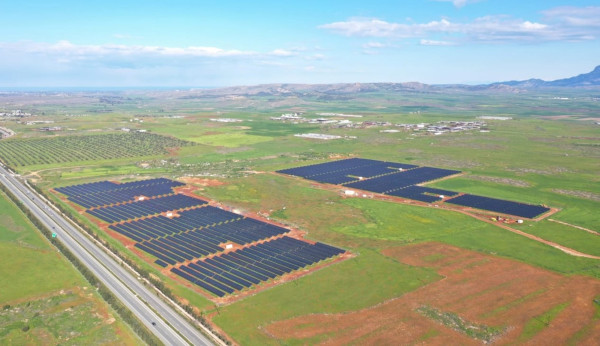 HELLENiQ ENERGY: Εξαγόρασε δυο φωτοβολταϊκά πάρκα 15 mW στην Κύπρο