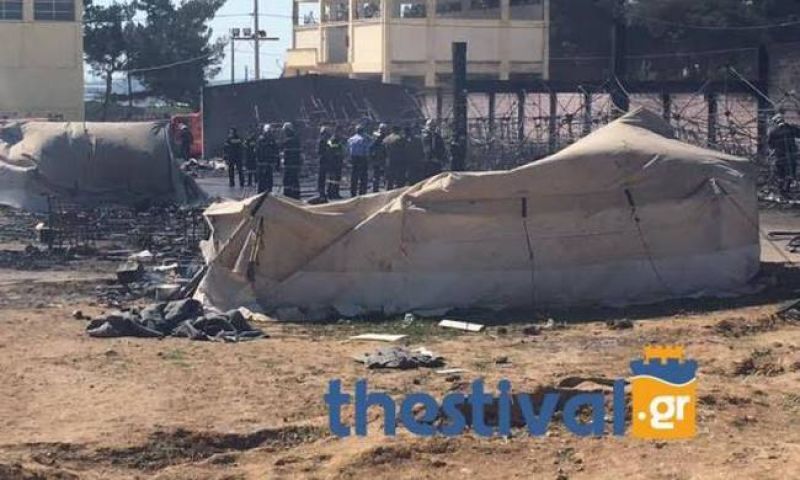Διαβατά: Μεγάλη φωτιά σε κέντρο φιλοξενίας προσφύγων-Κάηκαν 25 σκηνές