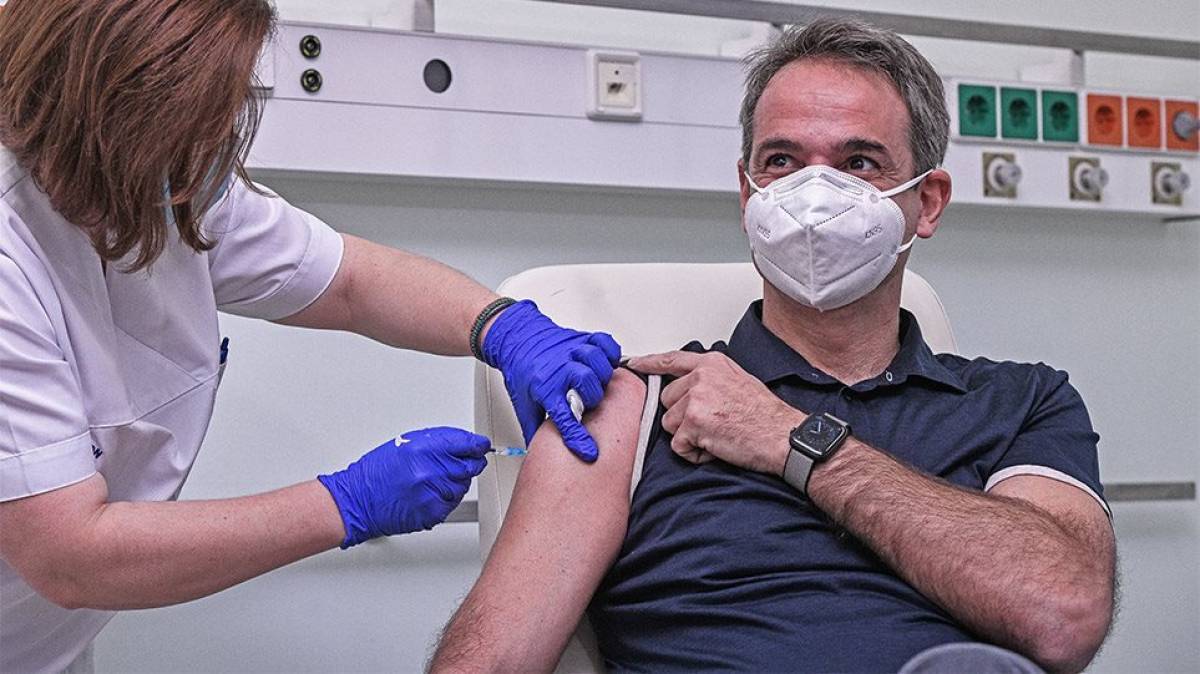 Κορονοϊός: Κάνει την τρίτη δόση του εμβολίου ο Μητσοτάκης