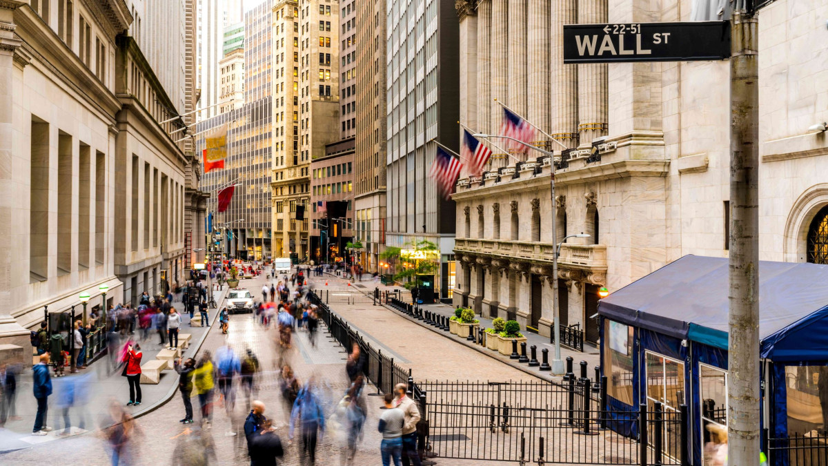 Wall Street: Μεικτή εικόνα, με κέρδη από τις μετοχές τεχνολογίας