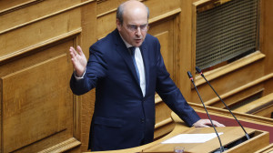 Χατζηδάκης: €160 εκατ. πρόσθετη στήριξη αγροτών - Έκτακτα κονδύλια, επιστροφή ΕΦΚ πετρελαίου και μειώσεις ρεύματος