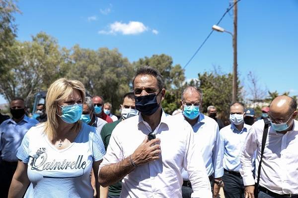 Αυτοψία Μητσοτάκη στις πληγείσες περιοχές της Εύβοιας