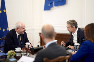 Συνάντηση Μητσοτάκη με τον Λιβανέζο υπουργό Άμυνας: Μήνυμα στήριξης από τον Έλληνα πρωθυπουργό