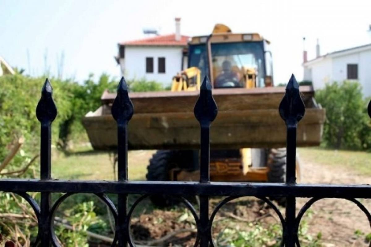 Αναστολή κατεδάφισης αυθαίρετων εγκαταστάσεων τουρισμού και αναψυχής