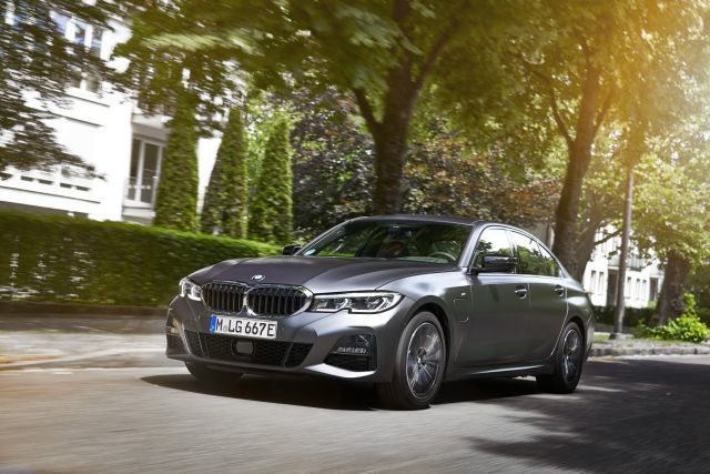 Τα ηλεκτρικά της BMW εκτόξευσαν τις πωλήσεις του βαυαρικού γκρουπ