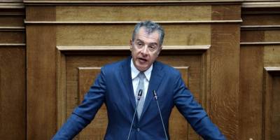 «Πολιτικά ηττημένος, αλλά αισιόδοξος» αποχαιρετά τη Βουλή ο Θεοδωράκης