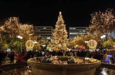 Χριστούγεννα στην πόλη: Κάνουμε μία βόλτα στην στολισμένη Αθήνα
