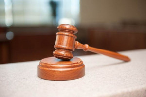 Κυρώσεις σε δικαστές που καθυστερούν υπερβολικά την έκδοση αποφάσεων