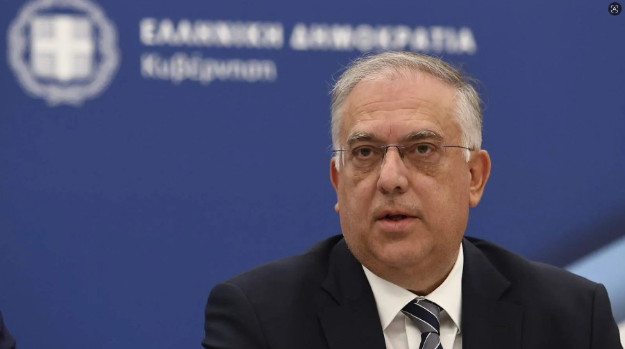 Θεοδωρικάκος: Καλεί την αντιπολίτευση να υπερψηφίσει το νομοσχέδιο για την καταναλωτική πίστη