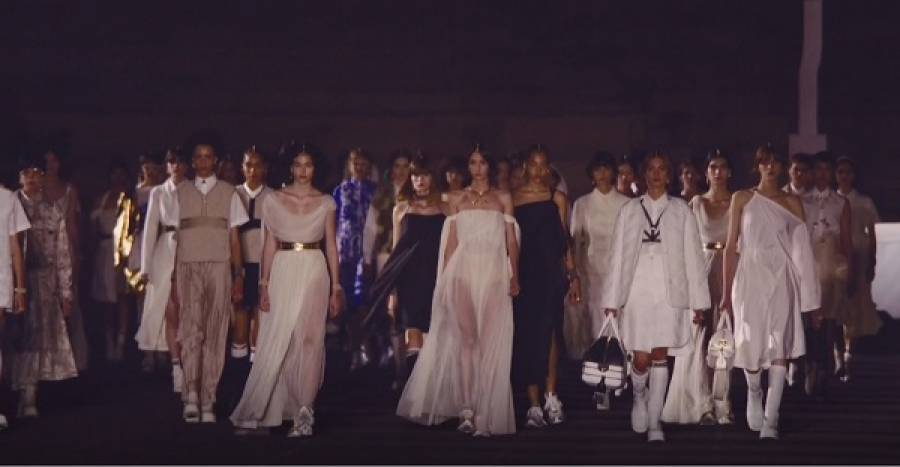 Ολοκληρώθηκε η φαντασμαγορική επίδειξη του Dior στο Καλλιμάρμαρο
