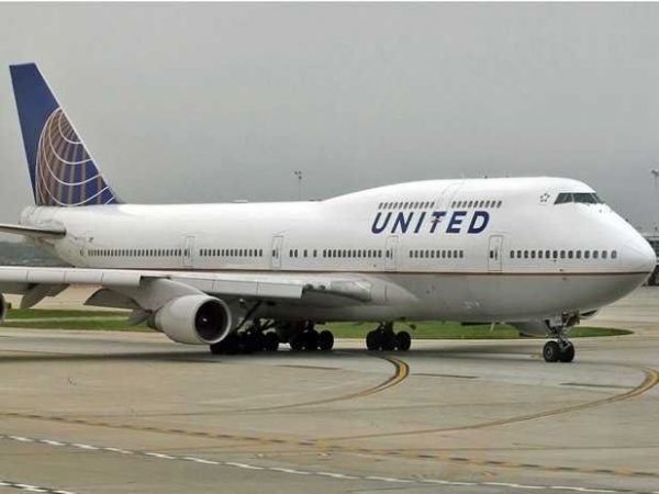 United Airlines: Δεν θα χρησιμοποιούμε πλέον αστυνομικούς για να απομακρύνουμε επιβάτες