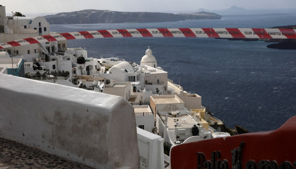 ΚΕΕΕ: Συμπαράσταση προς τις επιχειρήσεις της Σαντορίνης
