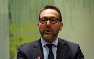 Στουρνάρας για επιτόκια: Μια σταδιακή προσέγγιση είναι η μόνη ενδεδειγμένη