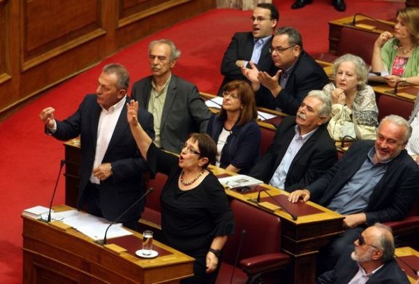 Ξανά στη Βουλή η τροπολογία του ΚΚΕ για κατάργηση της ΠΝΠ
