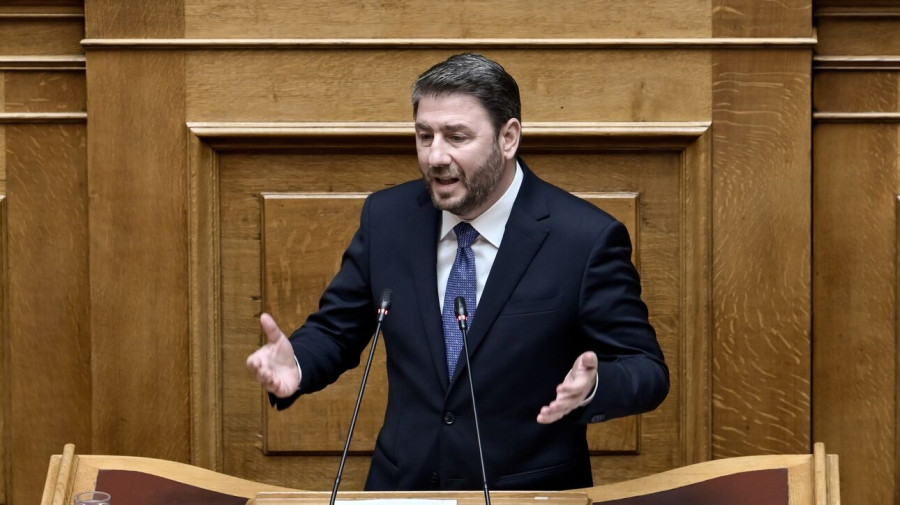 Ο Ανδρουλάκης ξανακαλεί τον Μητσοτάκη στη Βουλή για το στεγαστικό