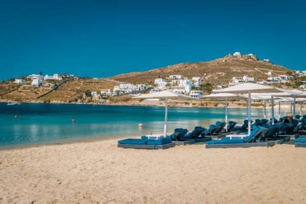 Ετοιμάζεται «μπαράζ» φορολογικών ελέγχων στα νησιά- Με… μαγιό οι εφοριακοί