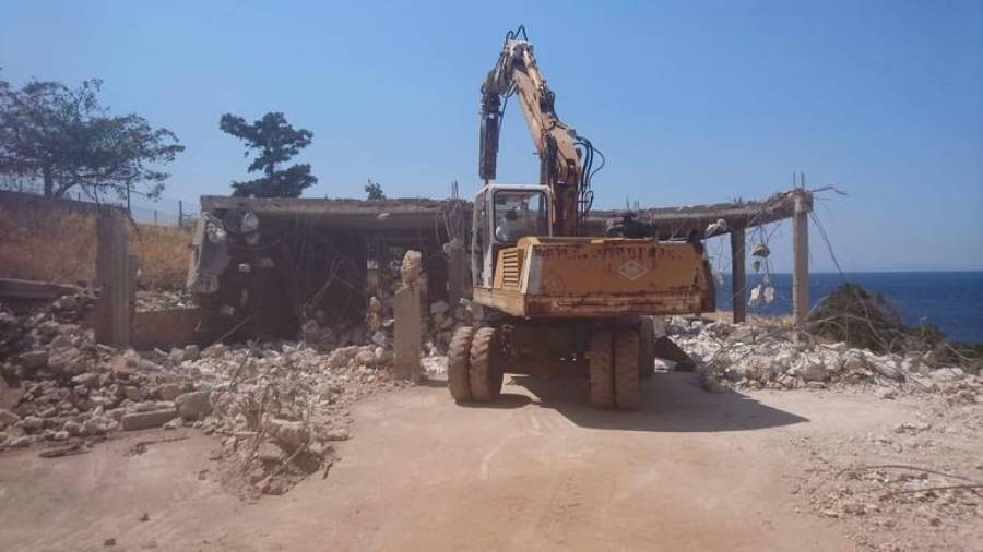 ΥΠΕΝ: Διεθνής ηλεκτρονικός διαγωνισμός για την κατεδάφιση αυθαιρέτων