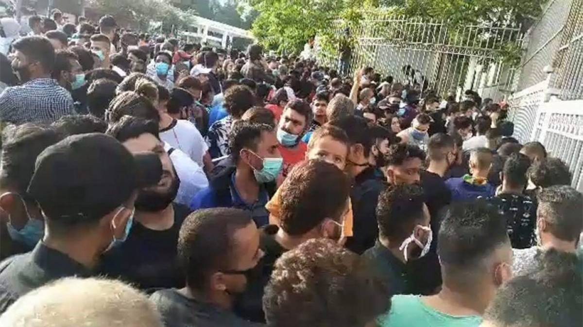 Υπηρεσία Ασύλου: Εκ νέου συνωστισμός παρά τις διαβεβαιώσεις Μηταράκη
