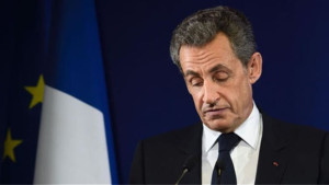 Σε κατ' οίκον περιορισμό με ηλεκτρονικό βραχιολάκι ο Σαρκοζί