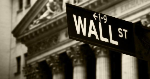 Δυναμική αντίδραση στη Wall Street