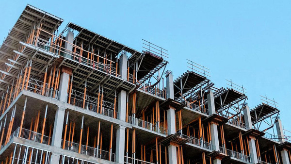 «Άλμα» 8% του δείκτη παραγωγής στις κατασκευές το γ’ τρίμηνο