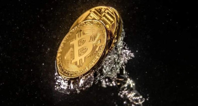 Επικριτής Bitcoin: Κάθε συναλλαγή χρησιμοποιεί νερό που γεμίζει… πισίνα