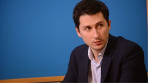 Χρηστίδης: Ο Τσίπρας προσπαθεί να επαναπροσδιορίσει την πραγματικότητα – Πολιτική αλλαγή «αύριο»