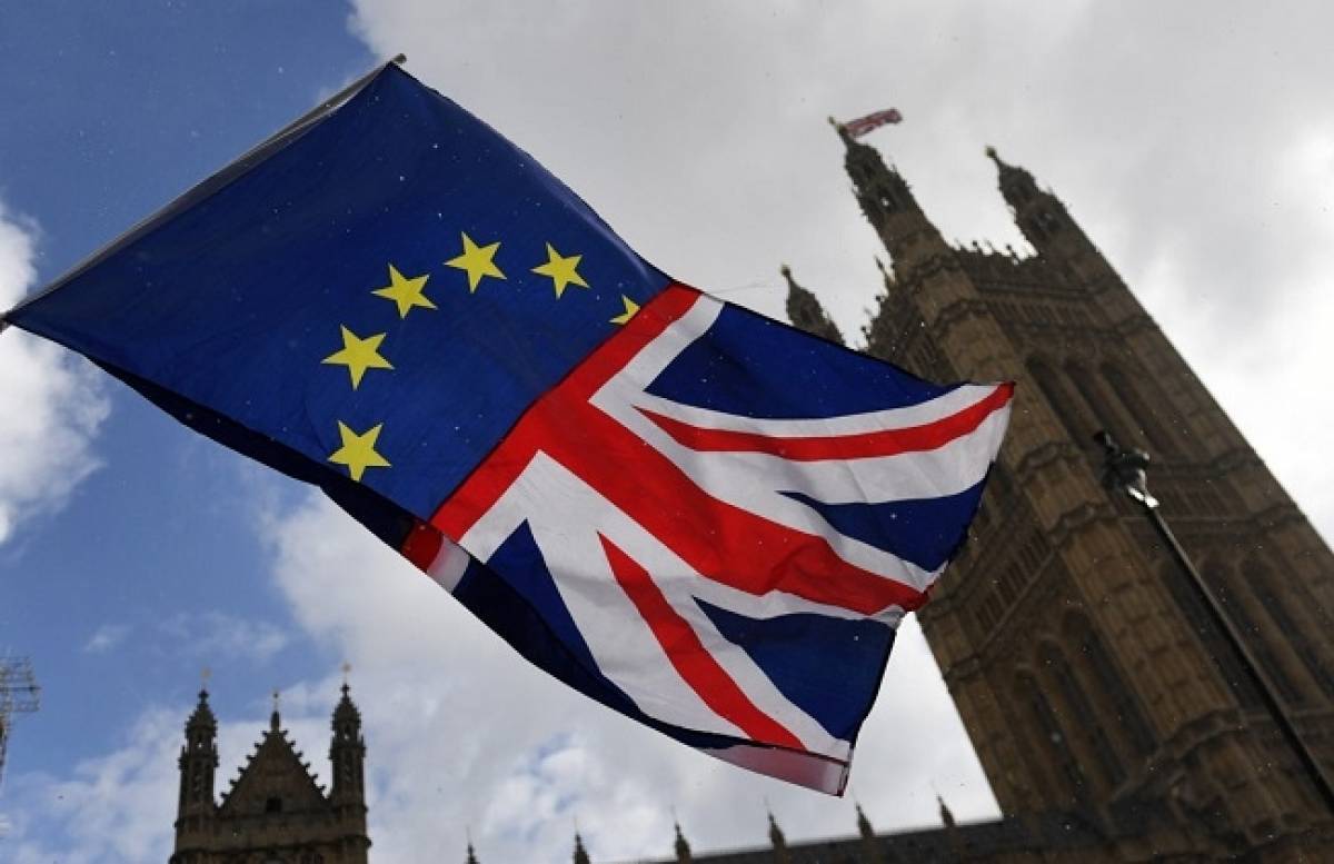 Ανάκληση Brexit: Έσπασαν το «φράγμα» των τριών εκατομμυρίων οι υπογραφές