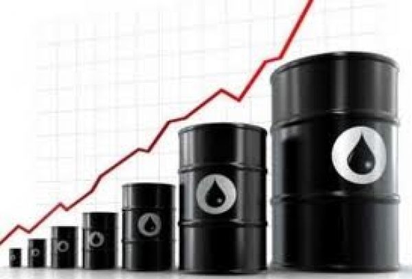 Ανακάμπτει οριακά η τιμή του πετρελαίου