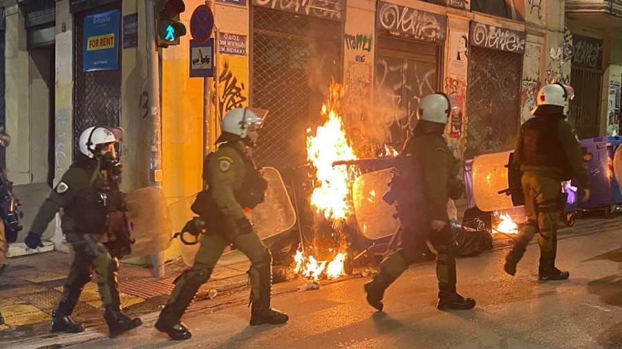 Επεισόδια στα Εξάρχεια και 114 προσαγωγές