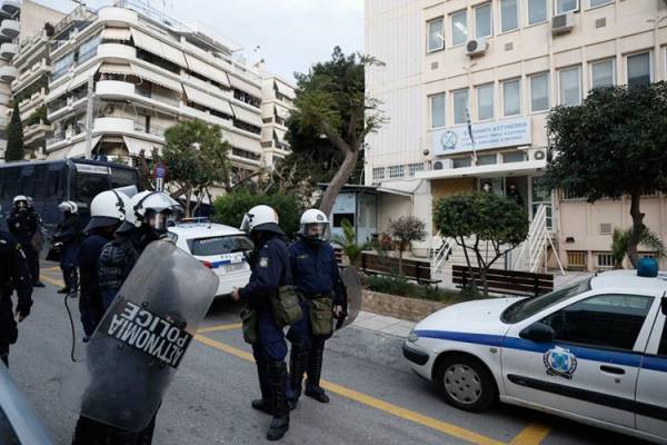 Επεισόδια στη Νέα Σμύρνη: Διατάχθηκε διοικητική έρευνα για τα βίντεο