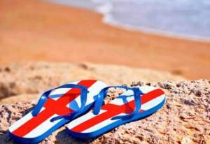 Ελληνοτουρκική «μάχη» με… λάφυρο τις καλοκαιρινές κρατήσεις των Βρετανών τουριστών